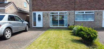 3 bedroom semi-detached house to rent