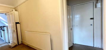 Flat to rent in Widmore Road, Bromley BR1