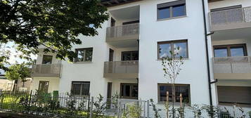 Moderne Neubau-2-Zimmer-Wohnung, barrierefrei mit Garten