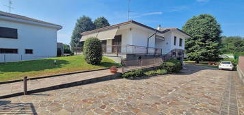 Villa in vendita in via Stelvio