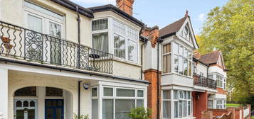 Flat for sale in Southfield Road, London W4