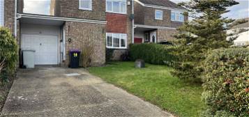 Link-detached house to rent in Seymour Avenue, Louth LN11