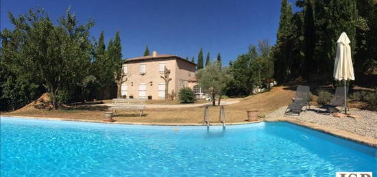 Maison  à louer, 5 pièces, 4 chambres, 130 m²