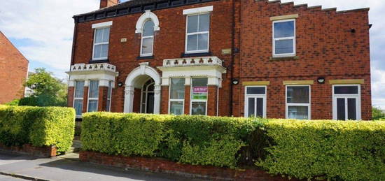 Flat to rent in Laburnum Way, Beverley HU17