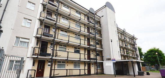 Maisonette for sale in Tarling Street, London E1