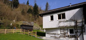 Privatverkauf: Sonnige Haushälfte im Zentrum von Annaberg für naturliebhabende Familie