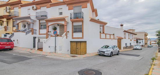 Chalet pareado en venta en calle Miguel Delibes