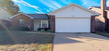 1712 Baron Dr, Norman, OK 73071