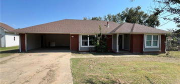 601 Ray Ln, Alma, AR 72921