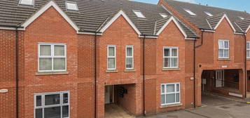 2 bedroom ground floor flat for sale