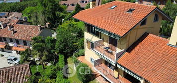 Villa in Via Boella 32