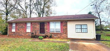 103 Lark St, Paris, TN 38242