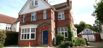 6 bedroom detached house for sale