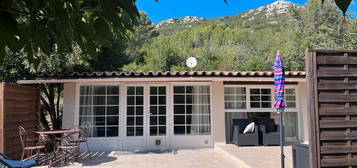 Maisonnette-grand studio, tres calme, Provence, pour 10 mois