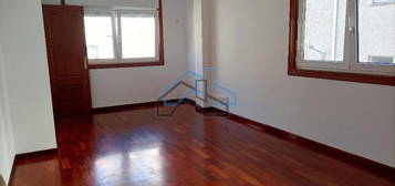 Apartamento de alquiler en Cambre 