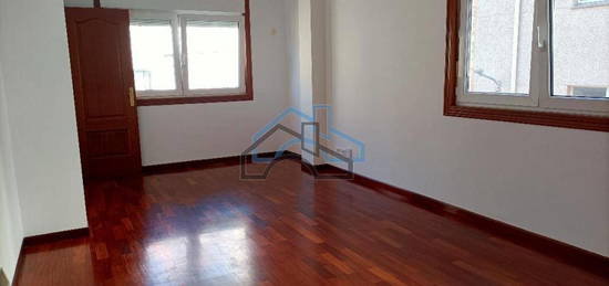 Apartamento de alquiler en Cambre 