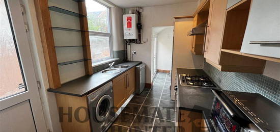 3 bed terraced house to rent