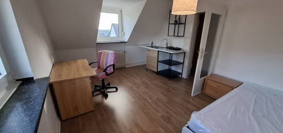 Möblierte 1,5-Zimmer-Dachgeschosswohnung in Essen- Steele