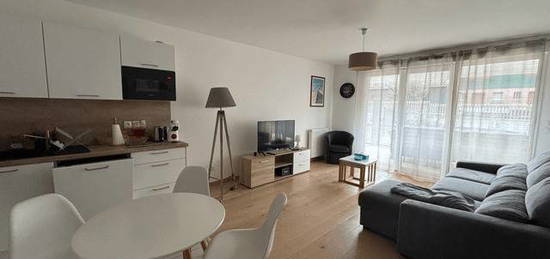 Appartement  à louer, 3 pièces, 2 chambres, 65 m²