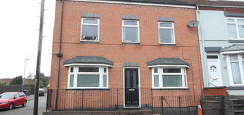 Flat to rent in Jakes Court, 102 High Street, Earl Shilton LE9