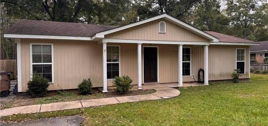 3921 Higgins Rd, Mobile, AL 36619