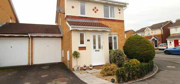 3 bedroom link detached house for sale