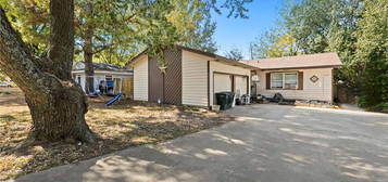 2757 N  Villa Blvd, Fayetteville, AR 72703