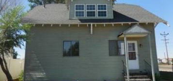 124 Lincoln Ave NW, Sidney, MT 59270