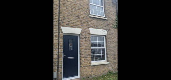 2 bed terraced house to rent