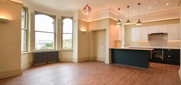 2 bed flat to rent