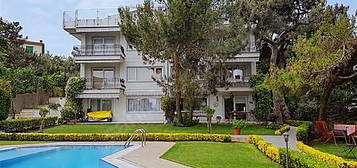 BURGAZADA'DA FULL EŞYALI HAVUZLU 3+1 80 m2 KİRALIK DAİRE