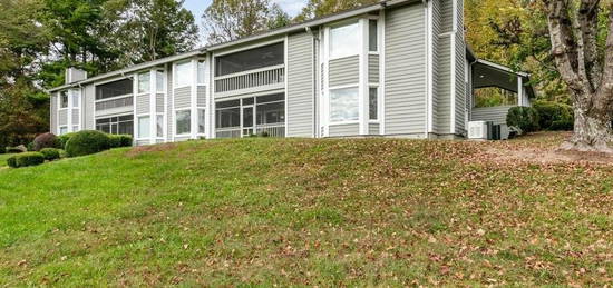 301 Golfside Dr, Flat Rock, NC 28731