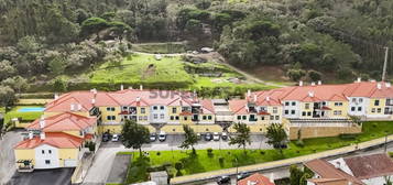 Venda do Pinheiro (Jardins D’Atalaia), T2 com 100m2 com jardim privativo