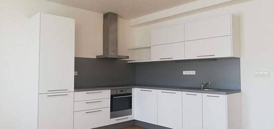 Pronájem bytu 2+kk 50 m² (Podkrovní)