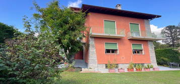 Villa unifamiliare 270 m², Centro, Dronero