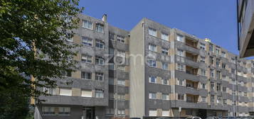 Arrendamento de Apartamento T3  na rua Professor Urbano de Moura, 172