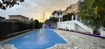 Casa en Crta. De la Sierra, Granada