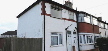 Maisonette to rent in Alan Close, Dartford DA1