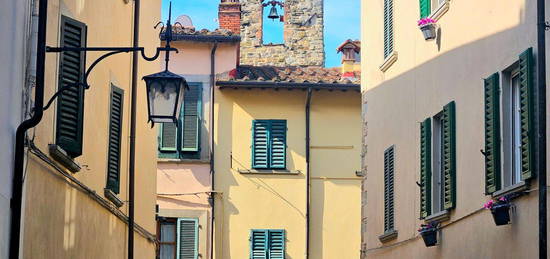 Casa indipendente in vendita in via Agania, 15