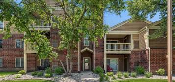 104 Glengarry Dr #206, Bloomingdale, IL 60108