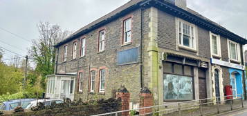 3 bed flat for sale