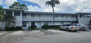 2920 SW 15th St APT 202, Delray Beach, FL 33445