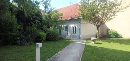 HOFHAUS MIT TERRASSE IN KREMS-ZENTRUM ZU VERMIETEN