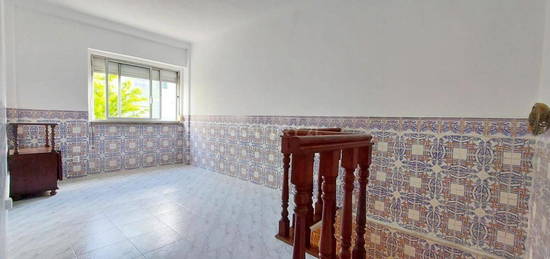 Arrendamento de Apartamento T3  na rua 4, 12