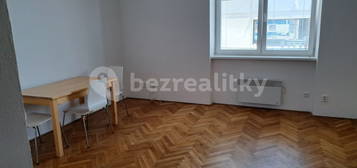 Pronájem bytu 2+kk 38 m², V Hlinkách, Znojmo