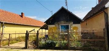 Debreceni 45 nm-es ház eladó