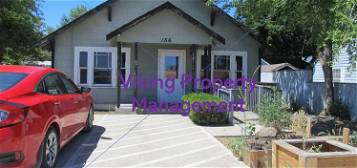 156 SW 3rd St, Madras, OR 97741
