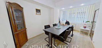 Apartament 3 camere, Universitate, Pia&#539;a C. A. Rosetti, birou / firma / locuit