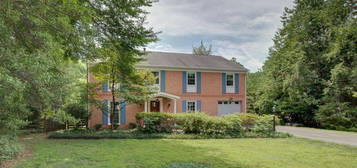 7323 Westley Ln, McLean, VA 22101