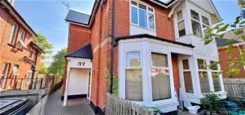 Flat to rent in Hamilton Road, Boscombe, Bournemouth BH1